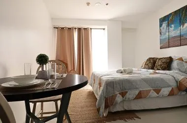 Hero slideshow slide 2 - unit interior