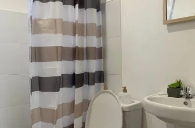 Photos product image (demo house) — toilet and bath